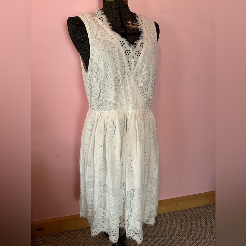 Molly Bracken white lace Cotton dress 10/12 European size 44s beautiful